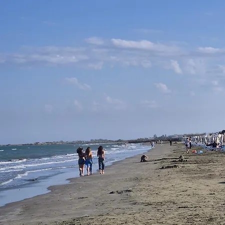 Bright With A Sea-view On The First Line Lejlighed Larnaca