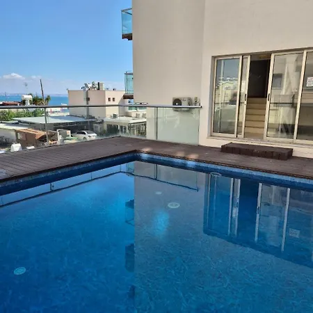 Apartment Bright With A Sea-view On The First Line Larnaca
